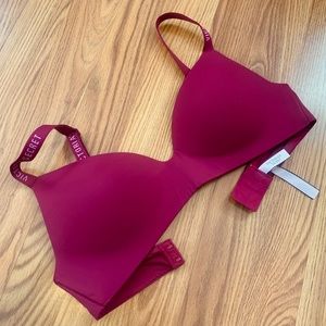 VS The T-Shirt Lightly Lined Wireless Bra 34D Berry/Dark Magenta 💕 SO comfy 💕
